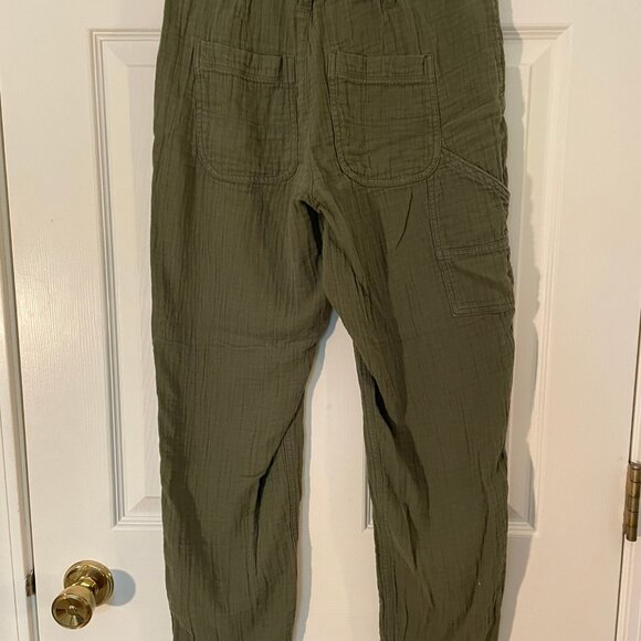 Two pairs of Old Navy High-Waisted Slouchy Cropped Tapered Workwear Pants - Picture 9 of 11